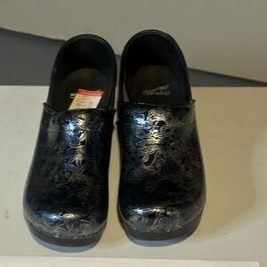 Dansko Women's Black Patterned Mules